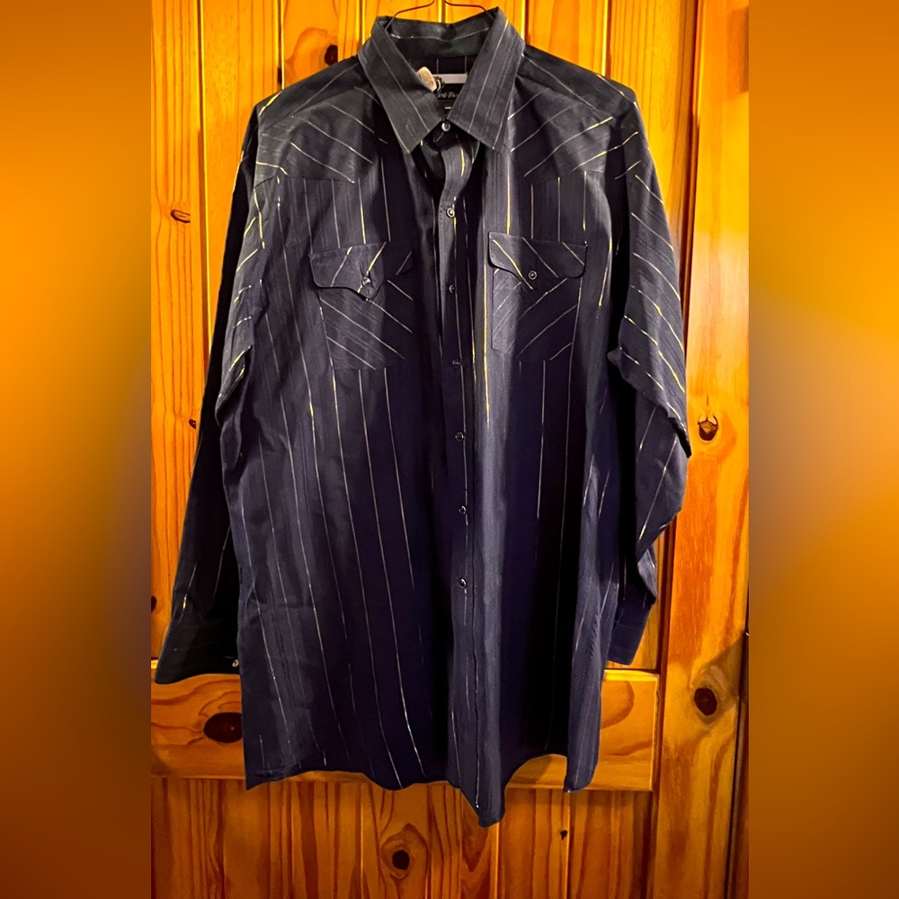 Ranch and Town Men’s Long Sleeve Western Pearl Snap Shirt